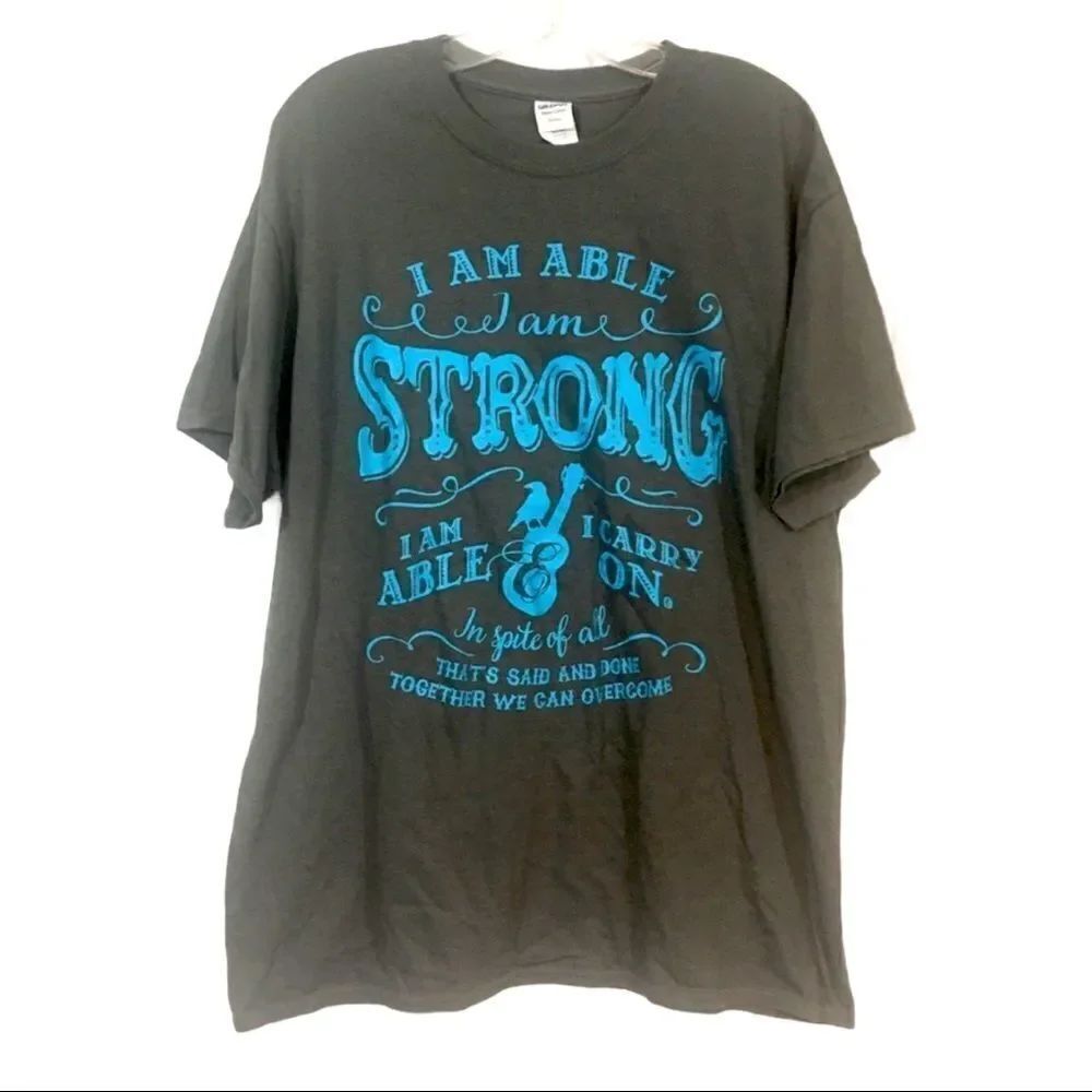 Men’s Gildan graphic tee 